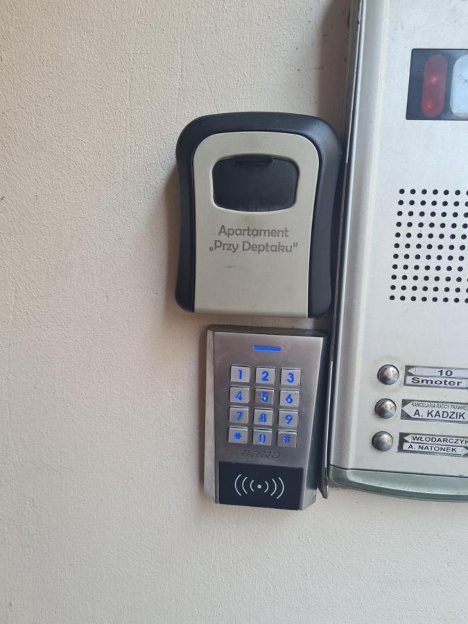 Appartement Przy Deptaku à Nowy Sącz Extérieur photo