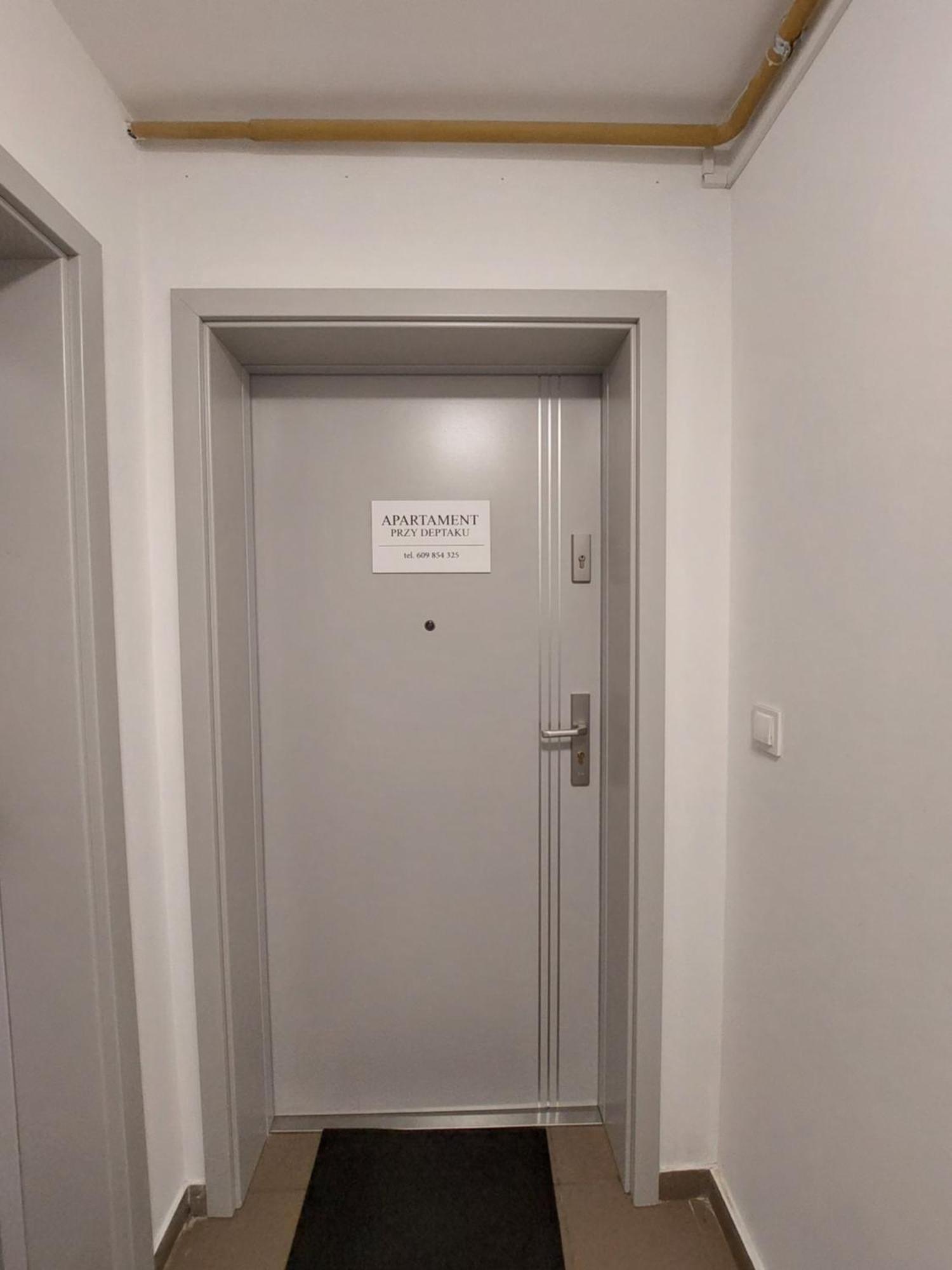 Appartement Przy Deptaku à Nowy Sącz Extérieur photo